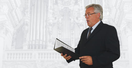 Tenor Rüdiger Husemeyer singt in der Kirche